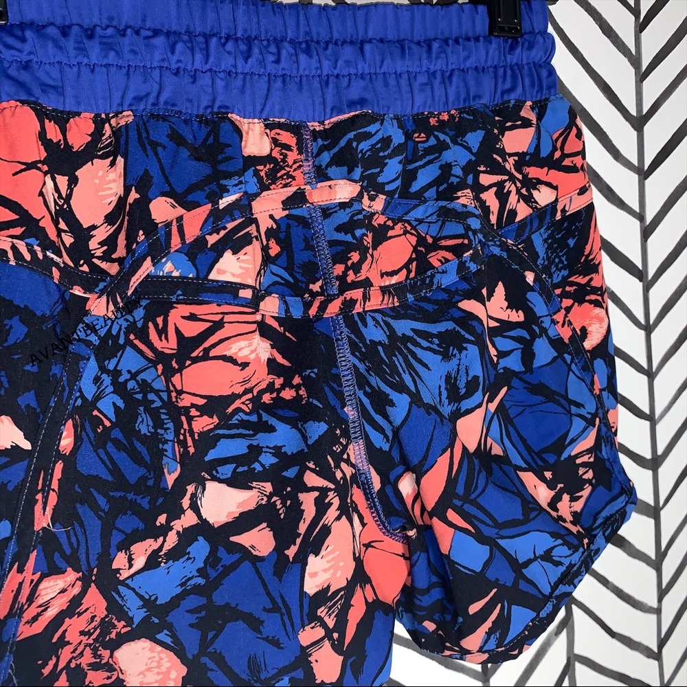 Lululemon tracker shorts IV paint harbor blue 4 - Picture 6 of 9